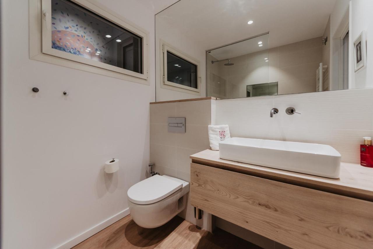 Petit Luxe Volta Apartaments Terrassa Esterno foto