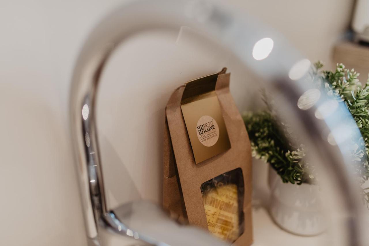 Petit Luxe Volta Apartaments Terrassa Esterno foto